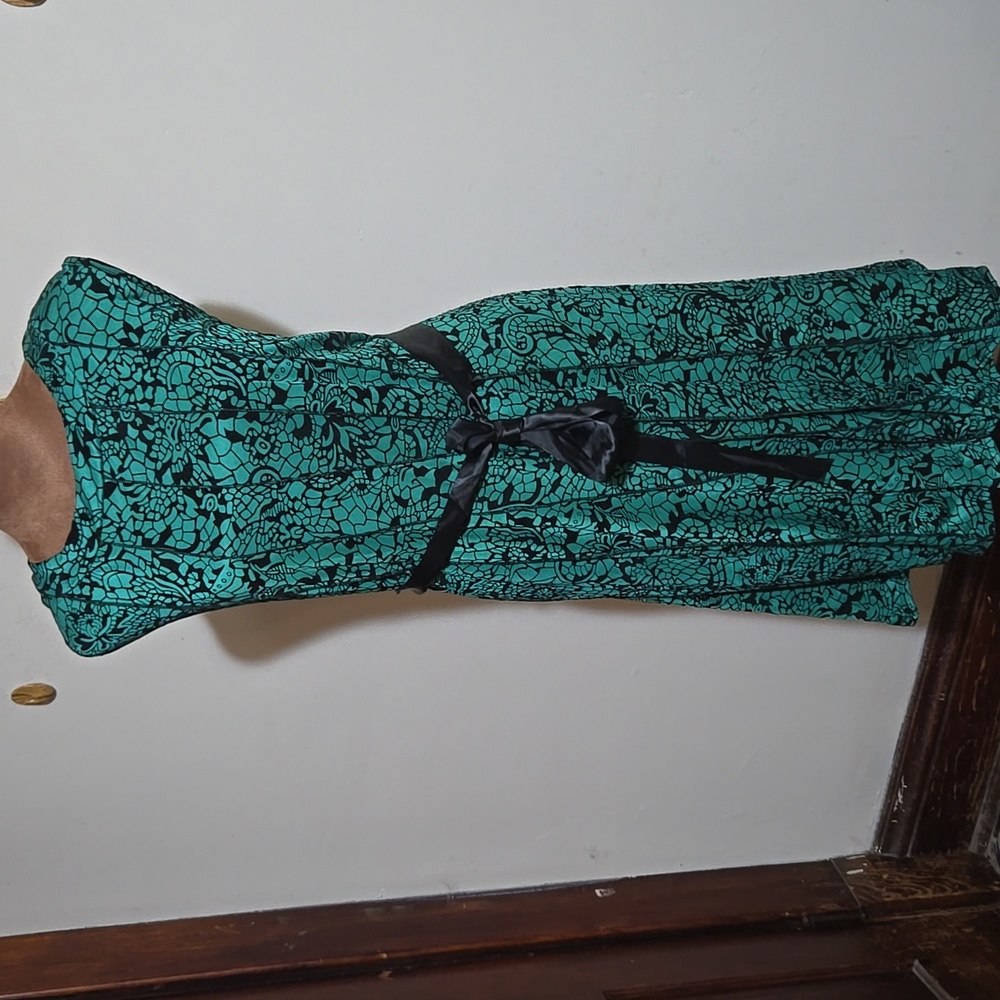 CH10 Avenue Green Velvet Textured Midi Dress Size 22/24 Sleeveless Pintuck